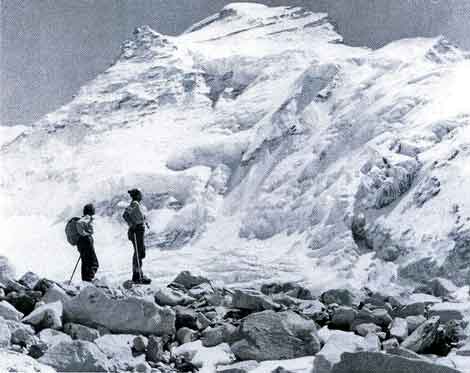 
Countess Gravina and Eileen Healey and Cho Oyu - A Fatal Obsession: The Women of Cho Oyu book

